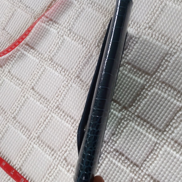 Teal faux patent leather embossed croc clutch purse - Picture 7 of 8